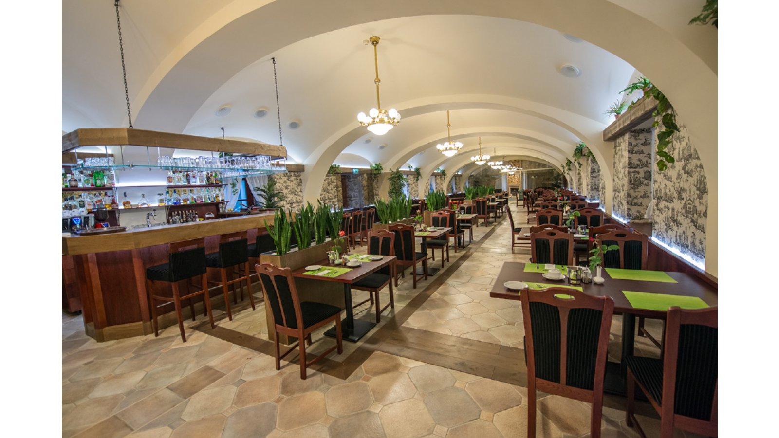 Hotel Szarvaskút és Kemencés Étterem