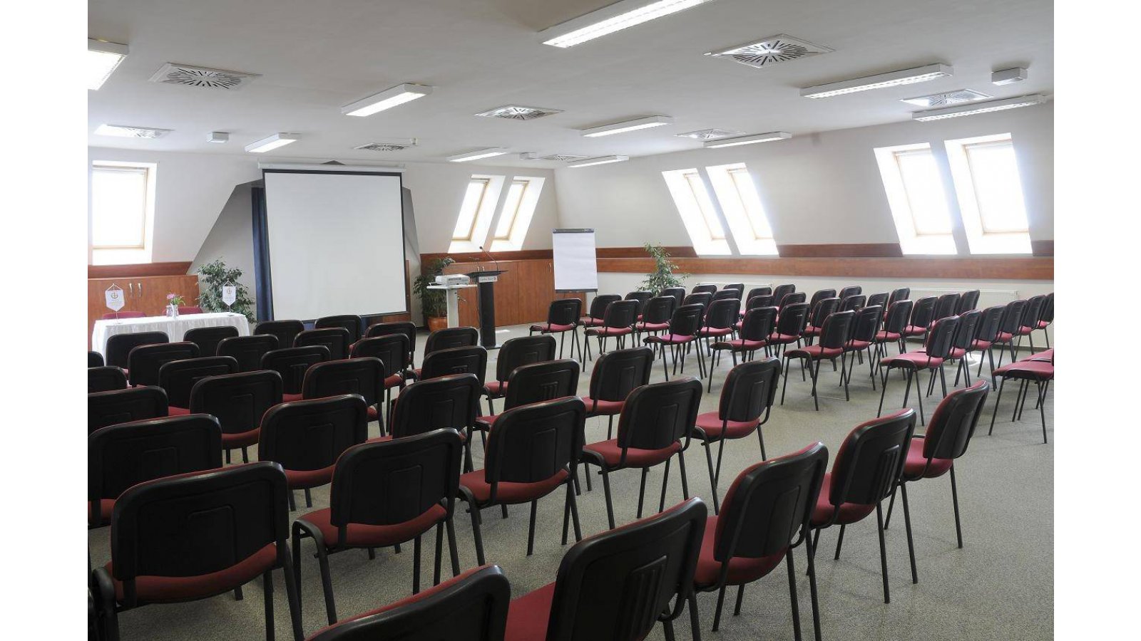 Garden Hotel Wellness és Konferencia