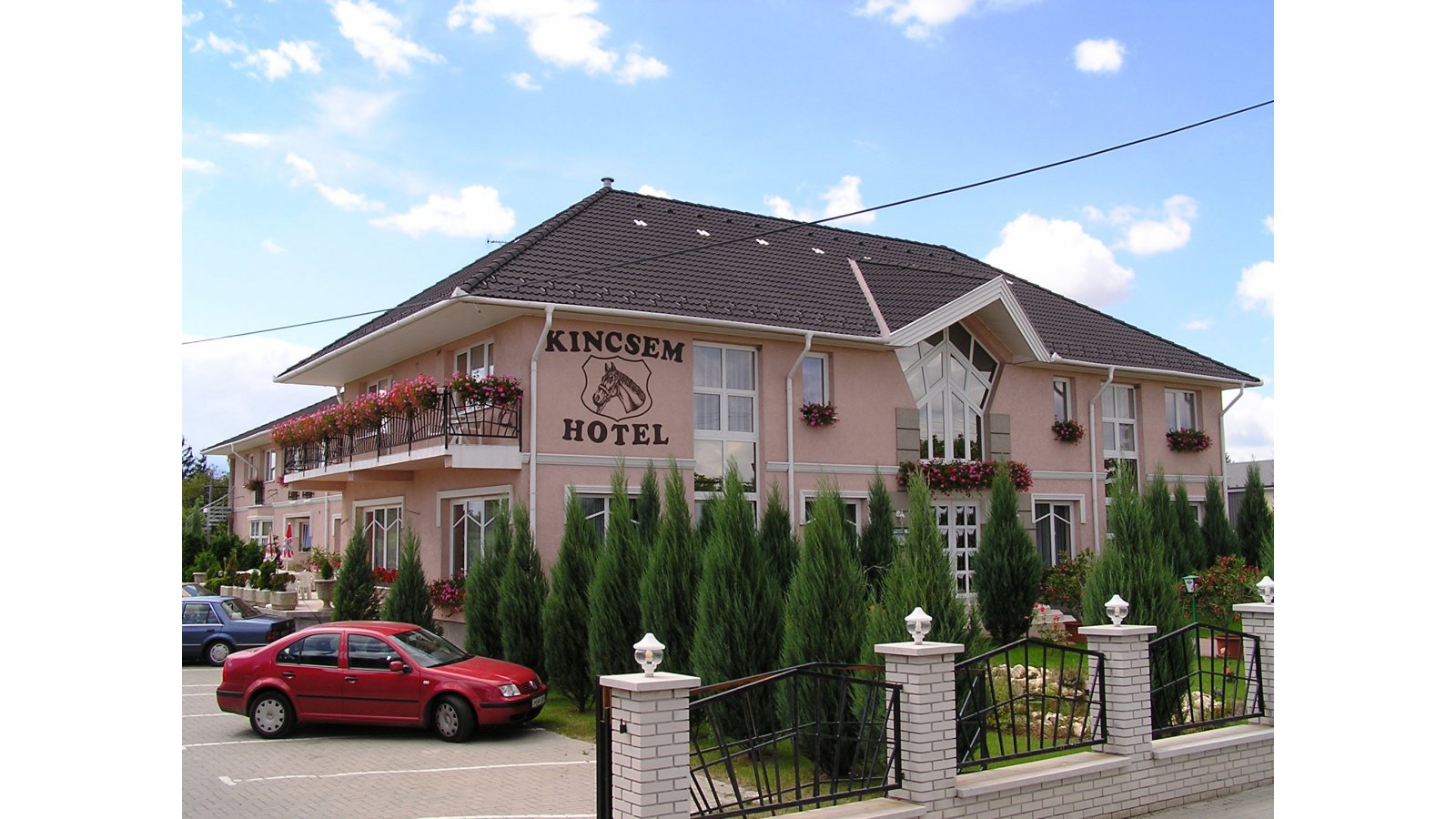 Kincsem Wellness Hotel