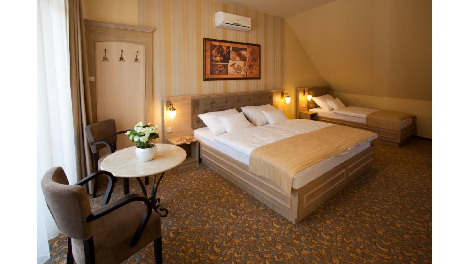 Barokk Hotel Promenád