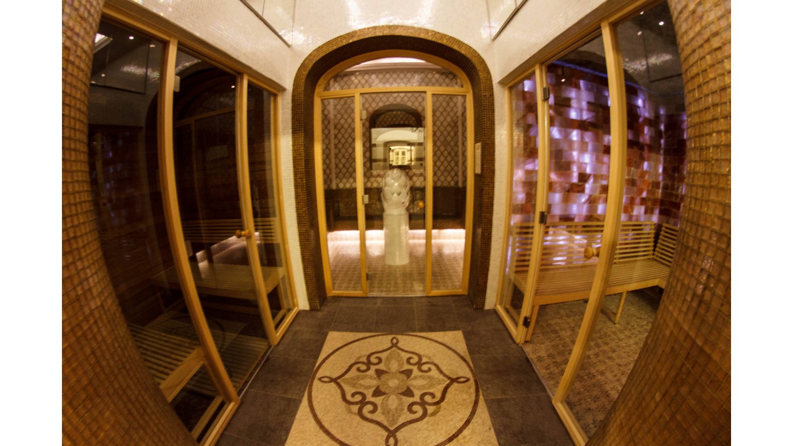 Kristály Imperial Hotel