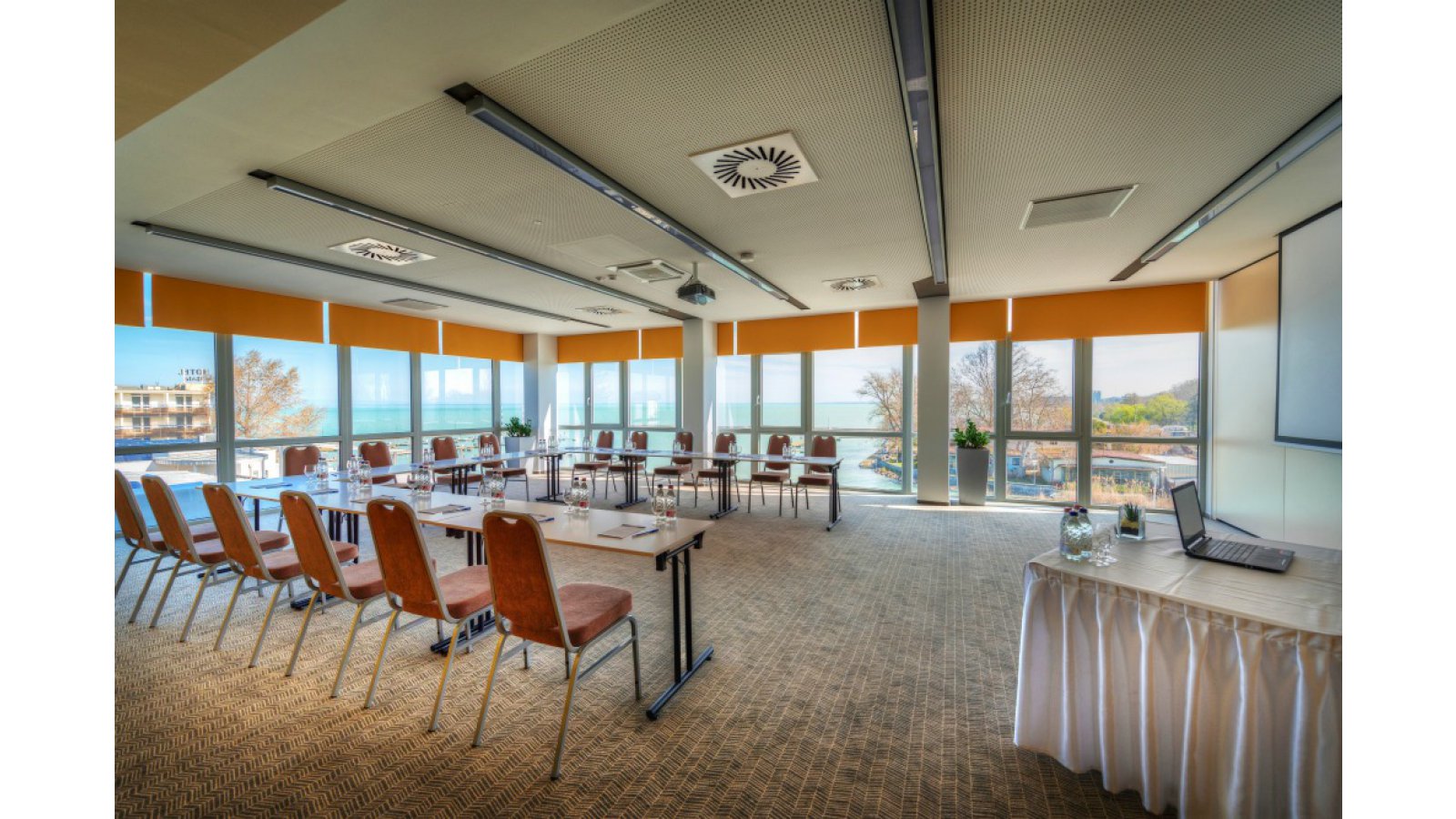 Hotel Yacht Wellness & Business Siófok
