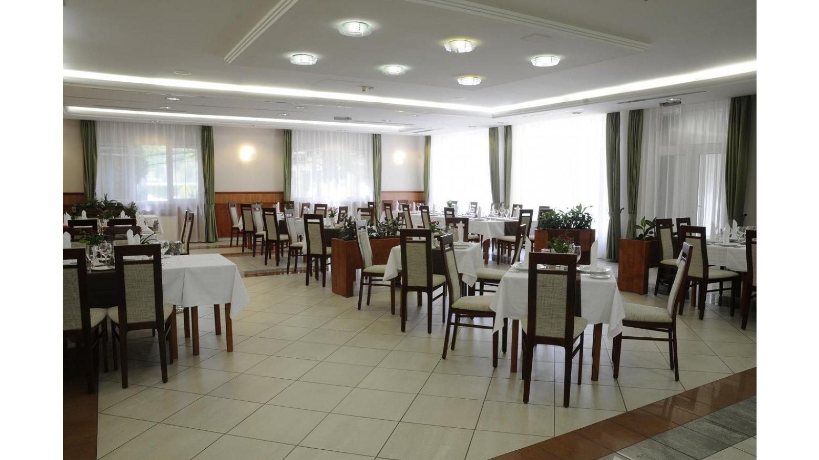 Garden Hotel Wellness és Konferencia