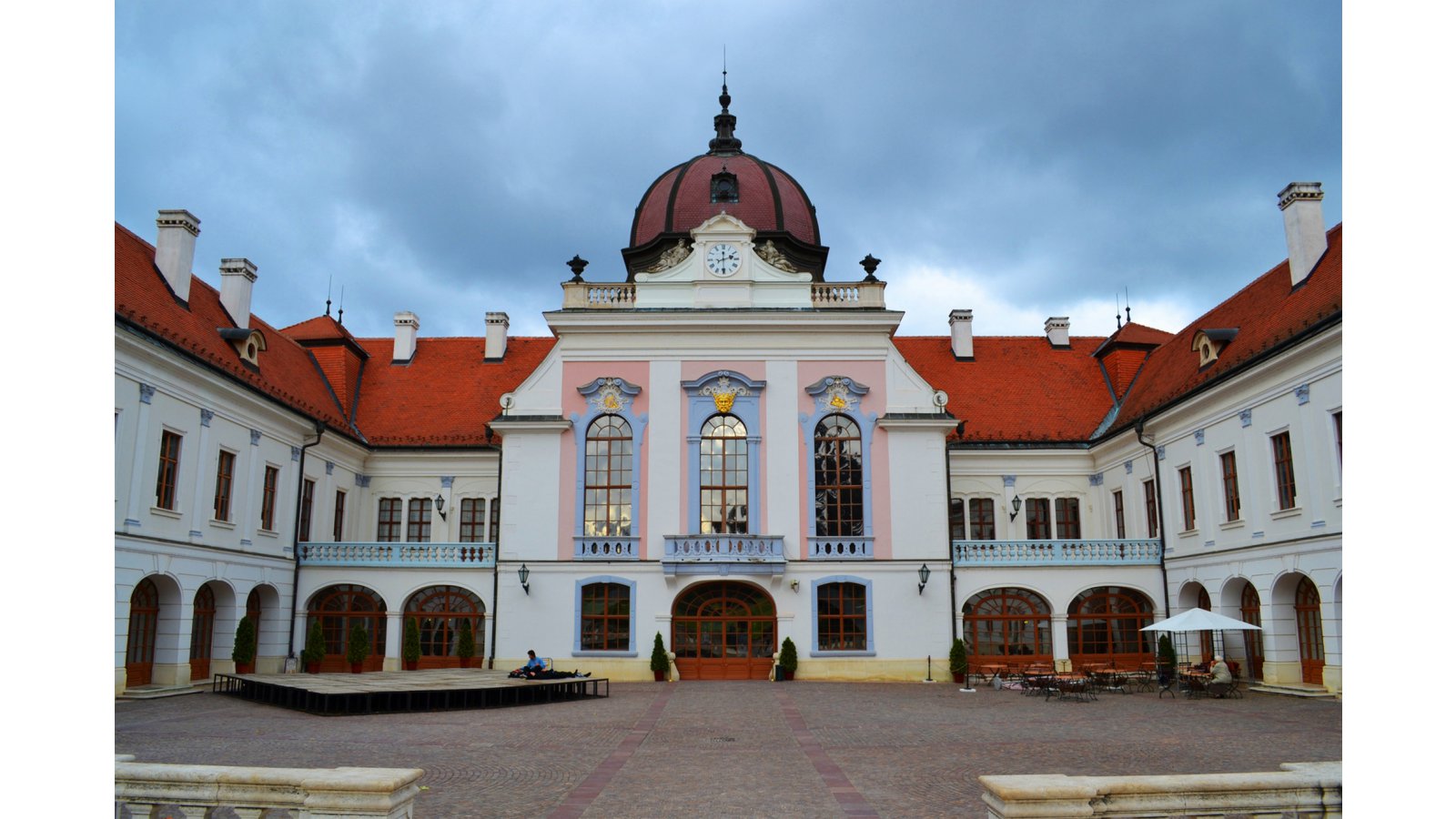 Libra Hotel