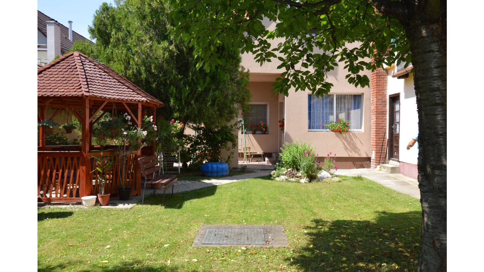 Anikó Apartman Vendégház