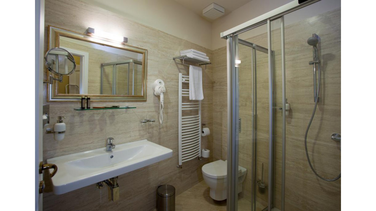 Barokk Hotel Promenád