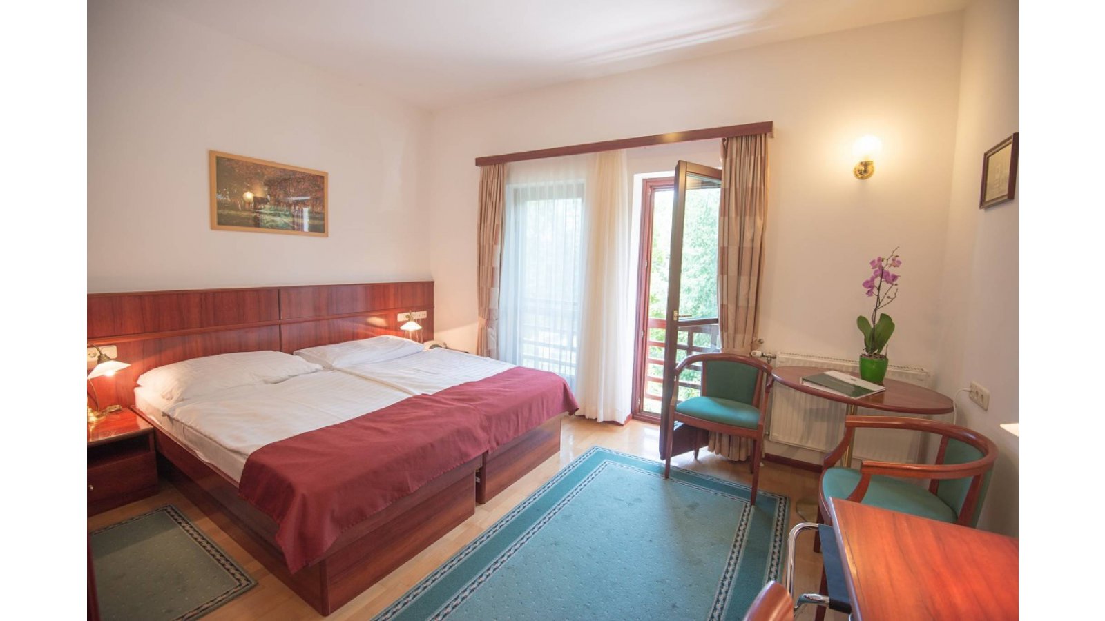 Hotel Szarvaskút és Kemencés Étterem