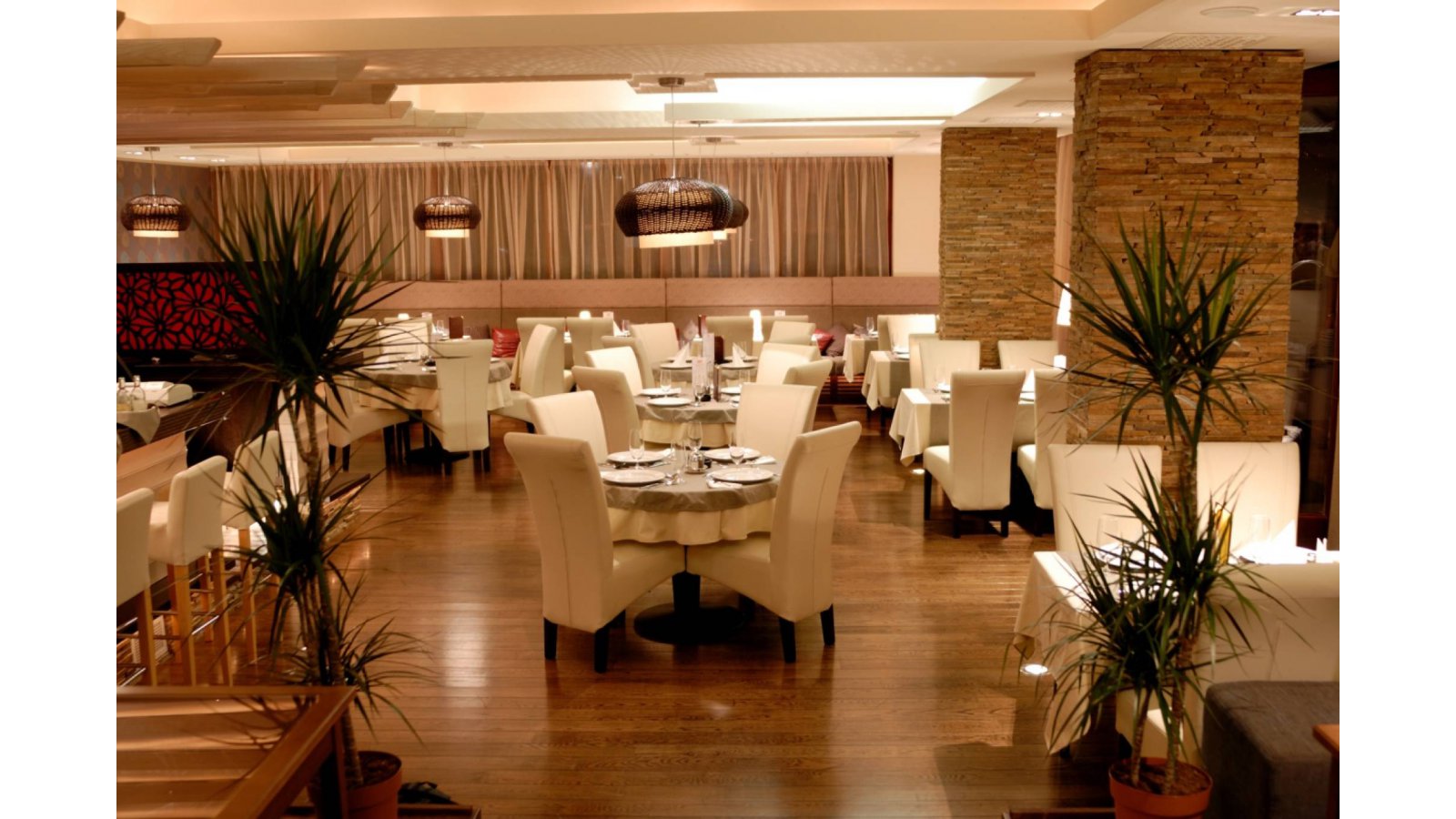 Bassiana Hotel és Étterem