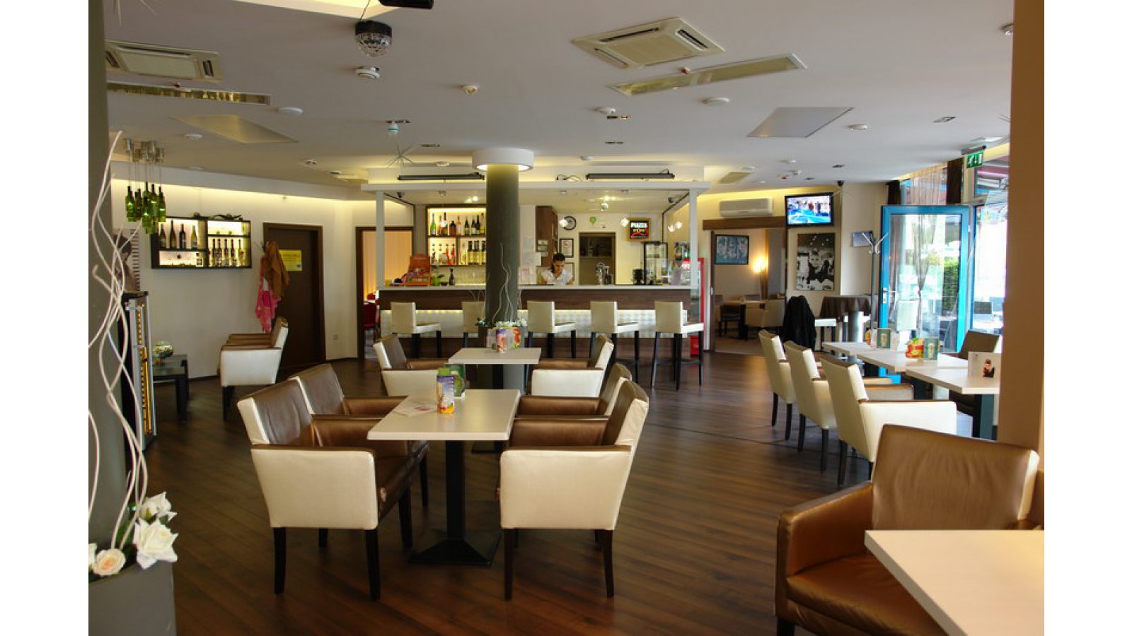 Kristály Hotel