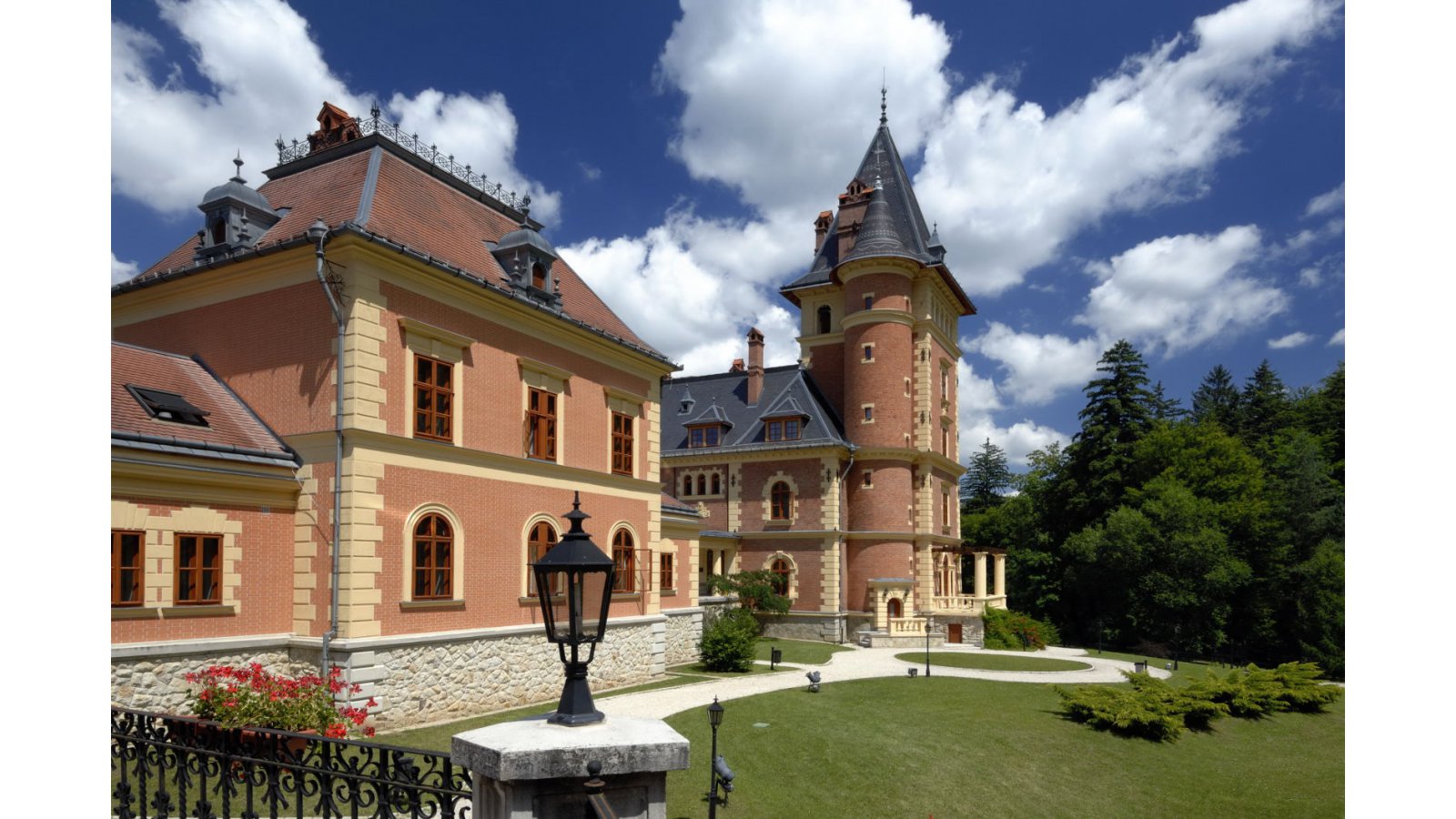 Kastélyhotel Sasvár Resort