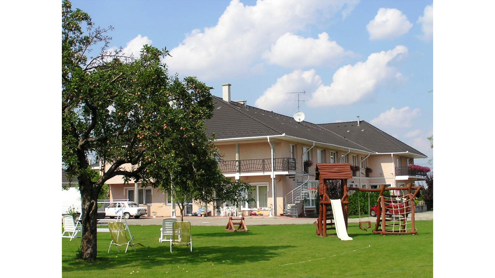 Kincsem Wellness Hotel